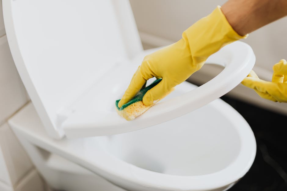 Wie du Wandfarbe aus bereits verwendeter Kleidung erstellen kannst Einfache DIYAnleitung