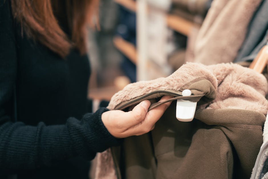 Wie Man Sicherung von Kleidung Entfernen Kann Einfache und Schnelle Anleitungen!
