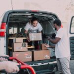 Alt-Attribut für kleidungsgeschenke: Wohin kann man Kleidung schenken?